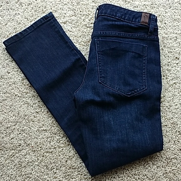Simply Vera Vera Wang mid rise Jean capris size 2 - Picture 3 of 3
